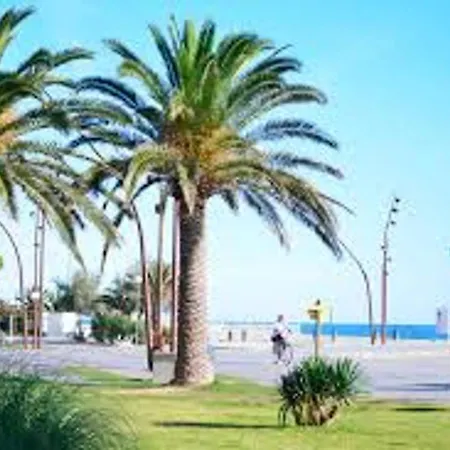 Pavillon Climatisé Avec Terrasse, 10 Min. De La Plage, Parking Privatif Inclus, Confort - Fr-1-732-45 *
